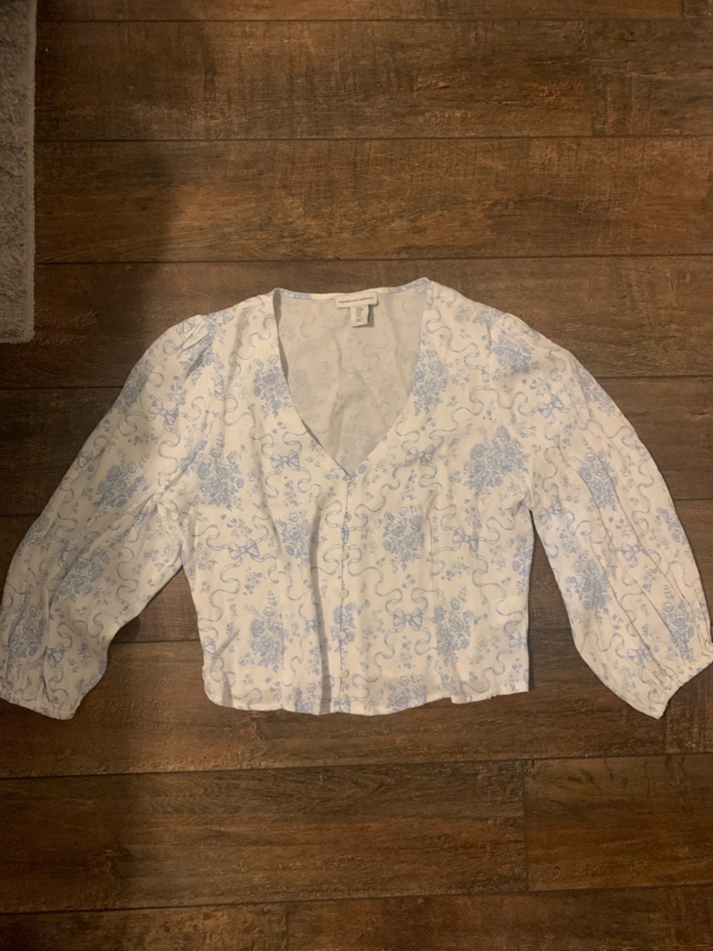 Cupcakes and Cashmere womens size M white blue bow floral coquette blouse